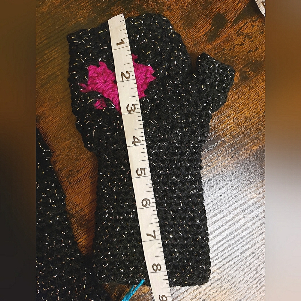 NWT* Handmade Fingerless gloves 💜 MarpleMade Designs,  fitted, soft acrylic, - Picture 7 of 7